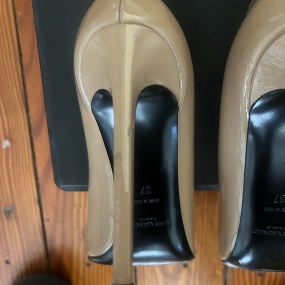Saint Laurent Beige Patent Leather Heels - Picture 3 of 4